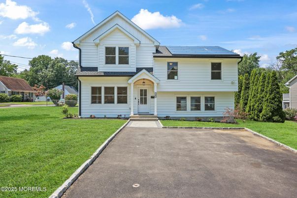 Exterior, Facade, Farmhouse