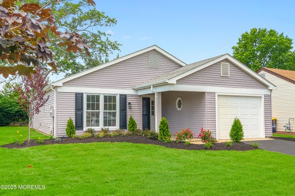 Attached, Exterior, Facade, Ranch
