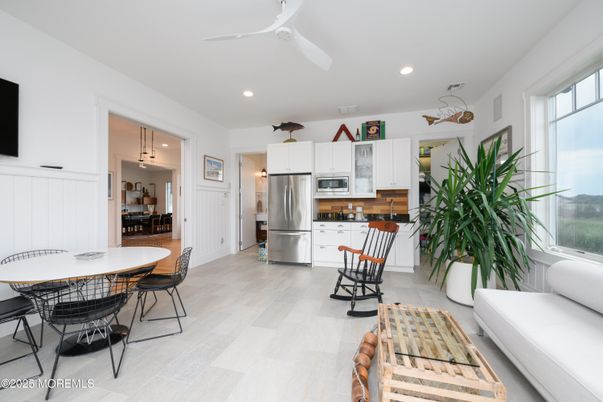 Dining room, Interior, Kitchen, Recessed Lighting, Stainless Steel Appliances