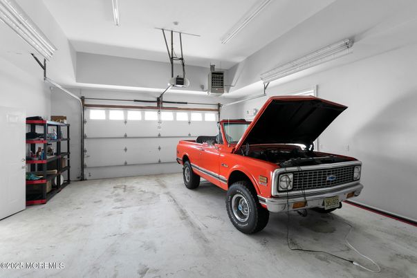 Garage, Interior