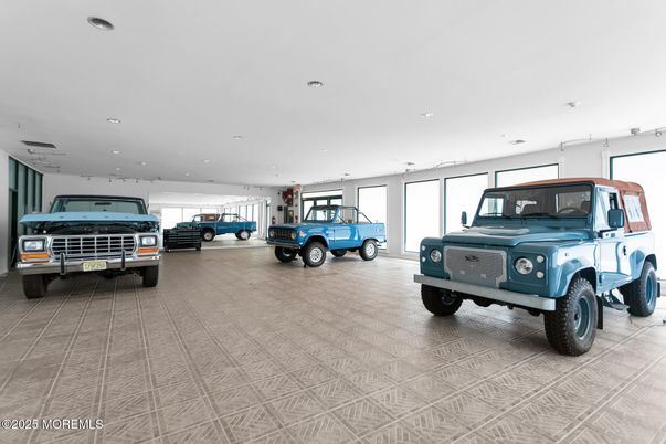 Garage, Interior, Recessed Lighting
