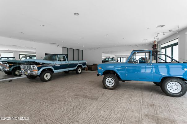 Garage, Interior, Recessed Lighting