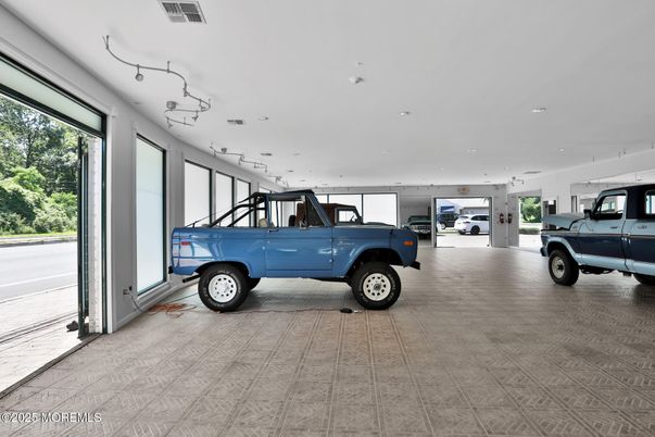 Garage, Interior, Recessed Lighting