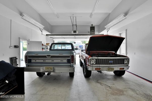 Garage, Interior