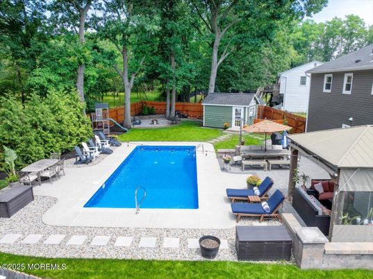 Exterior, Playground, Pool