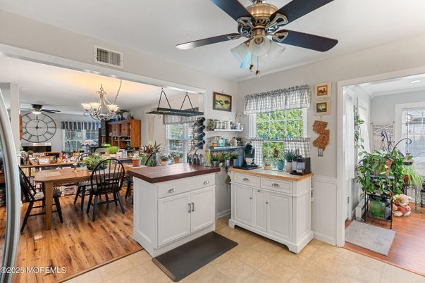 Chandelier, Dining room, Interior, Kitchen, Wood Texture Flooring
