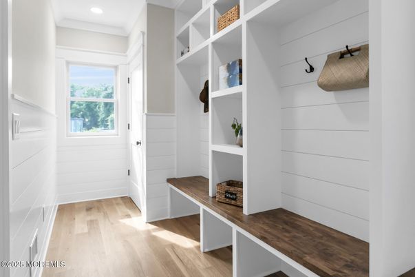 Interior, Recessed Lighting, Walk-in Closets, Wood Texture Flooring