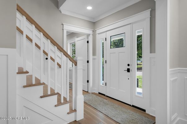 Interior, Recessed Lighting, Wood Texture Flooring