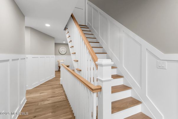 Interior, Recessed Lighting, Wood Texture Flooring