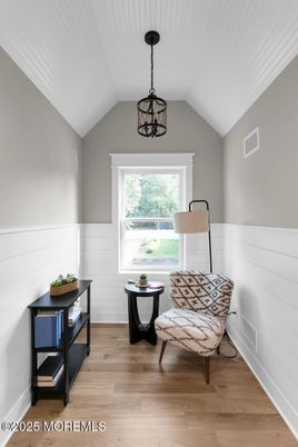 Interior, Pendant Lights, Wood Texture Flooring