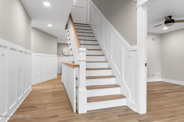 Interior, Recessed Lighting, Wood Texture Flooring