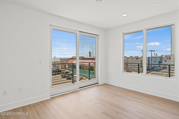 Empty room, Interior, Recessed Lighting, Water, Wood Texture Flooring