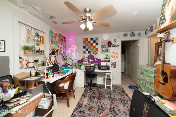 Home Office, Interior