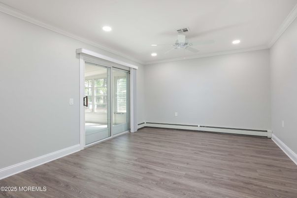 Empty room, Interior, Recessed Lighting, Wood Texture Flooring