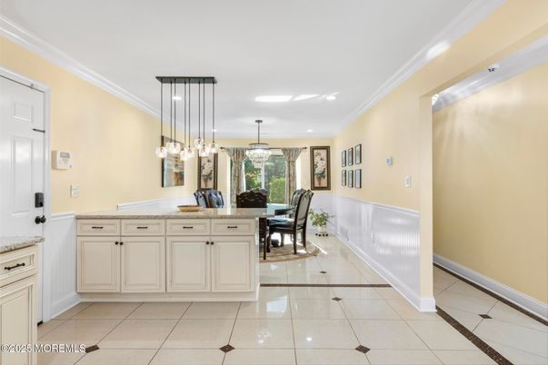 Dining room, Interior, Pendant Lights, Recessed Lighting