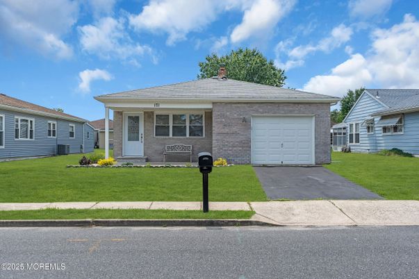 Attached, Exterior, Facade, Brick Facade, Ranch