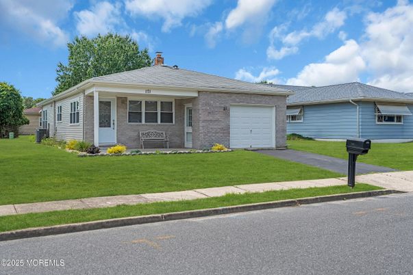 Attached, Exterior, Facade, Brick Facade, Ranch