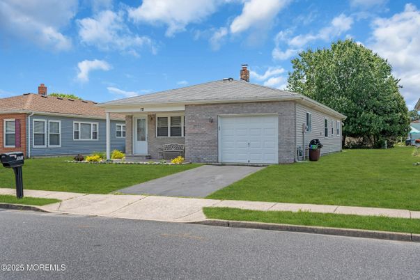 Attached, Exterior, Facade, Brick Facade, Ranch