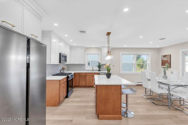 Dining room, Interior, Kitchen, Pendant Lights, Recessed Lighting, Wood Texture Flooring
