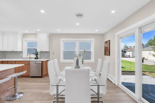 Dining room, Interior, Kitchen, Recessed Lighting, Wood Texture Flooring