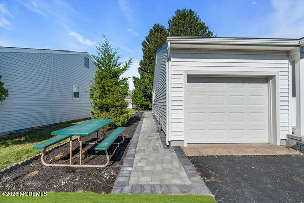 Detached Garage, Exterior