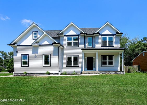 Exterior, Facade, Farmhouse