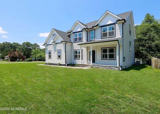 Exterior, Facade, Farmhouse