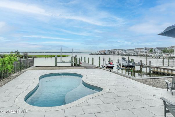 Exterior, Pool, Water