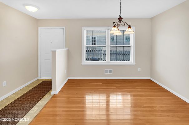 Empty room, Interior, Pendant Lights, Wood Texture Flooring