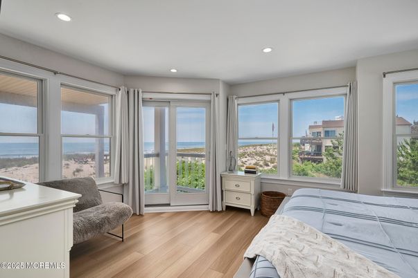 Bedroom, Interior, Recessed Lighting, Water, Wood Texture Flooring