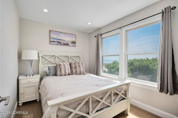 Bedroom, Interior, Recessed Lighting, Water, Wood Texture Flooring