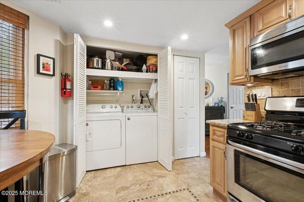 Interior, Kitchen, Recessed Lighting, Utility Closets, Washer