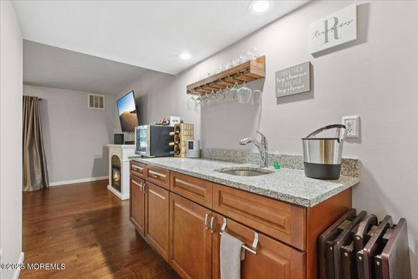 Interior, Recessed Lighting, Washer, Wood Texture Flooring