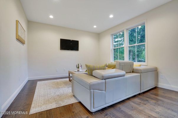 Interior, Recessed Lighting, Wood Texture Flooring