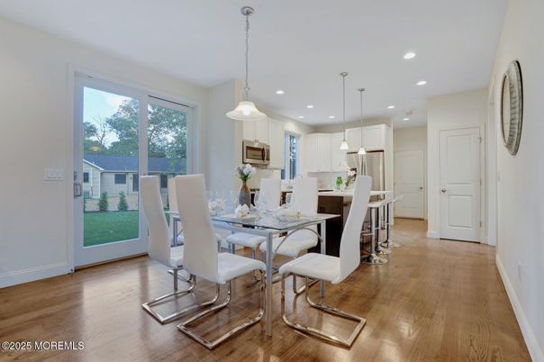 Dining room, Interior, Kitchen, Pendant Lights, Recessed Lighting, Wood Texture Flooring