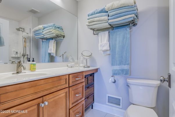 Bathroom, Dual Sink Vanities, Interior