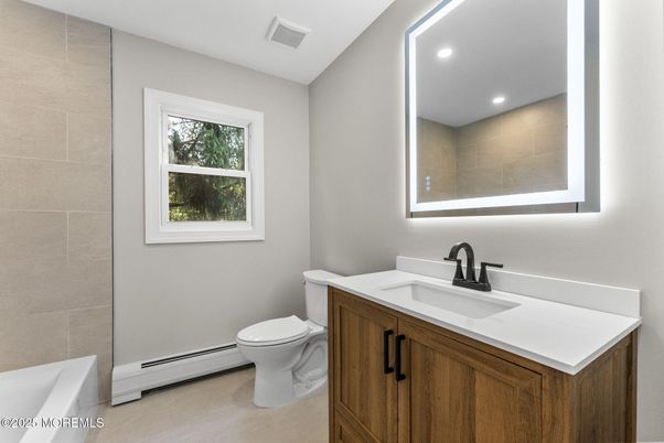 Bathroom, Interior, Recessed Lighting