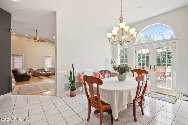 Chandelier, Dining room, Interior, Living room, Recessed Lighting