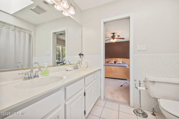 Bathroom, Bedroom, Dual Sink Vanities, Interior