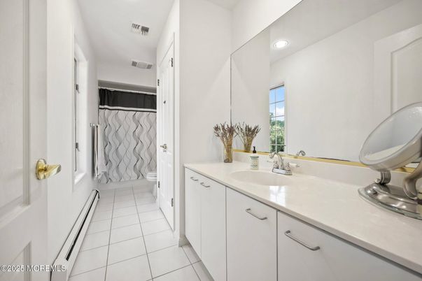 Bathroom, Interior, Recessed Lighting