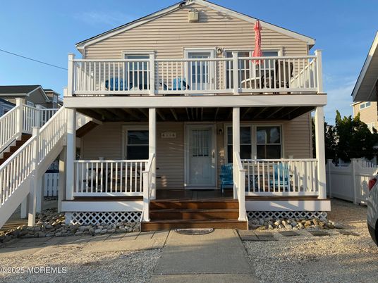 Exterior, Facade, American Craftsman