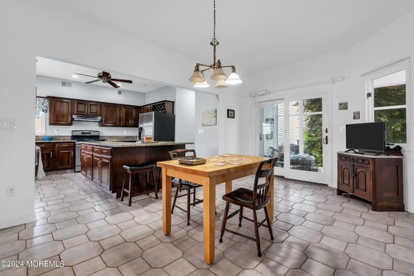 Chandelier, Dining room, Interior, Kitchen, Pendant Lights, Recessed Lighting