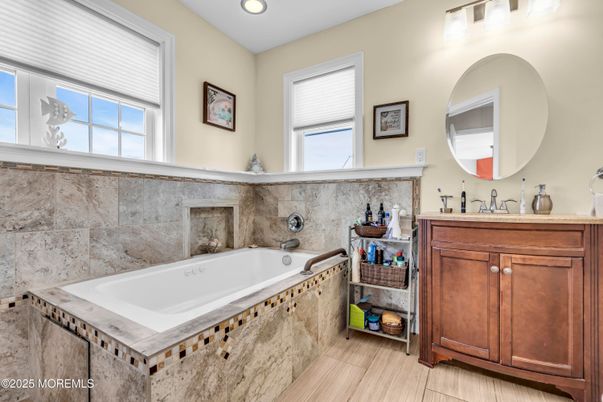 Bathroom, Interior, Recessed Lighting