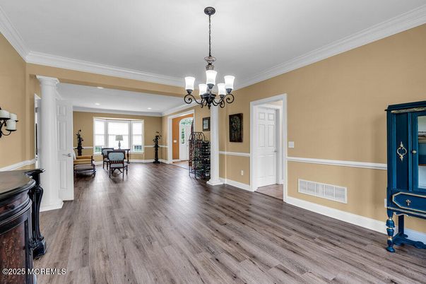 Chandelier, Dining room, Interior, Recessed Lighting, Wood Texture Flooring