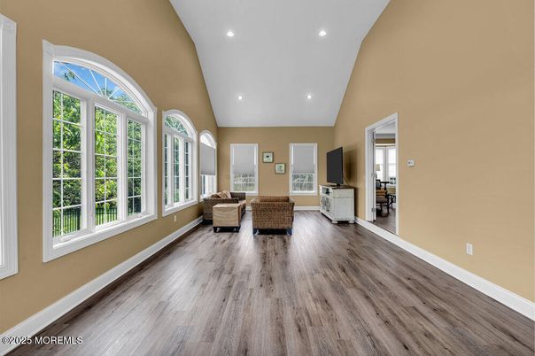 Interior, Recessed Lighting, Wood Texture Flooring