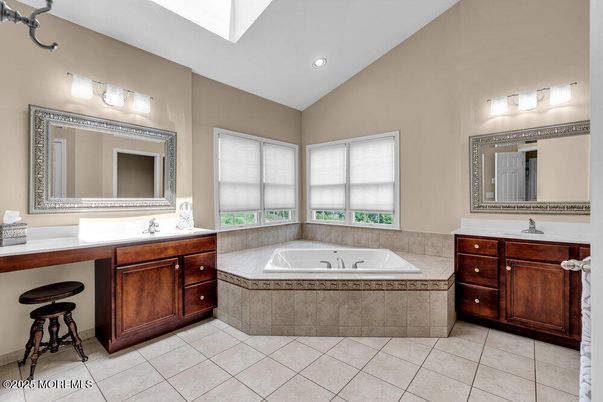 Bathroom, Interior, Recessed Lighting