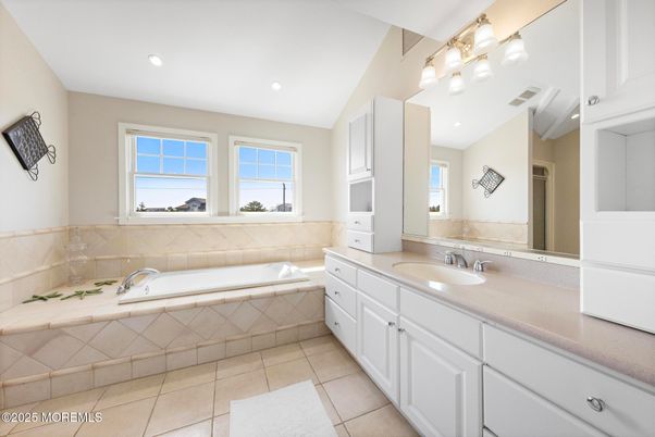 Bathroom, Interior, Recessed Lighting
