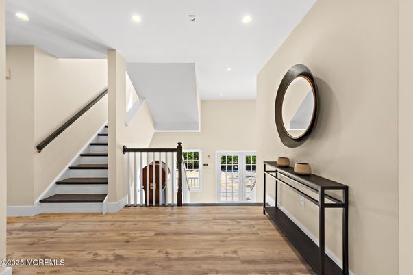 Interior, Recessed Lighting, Wood Texture Flooring