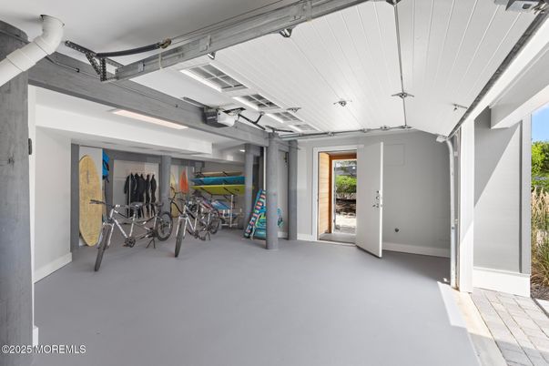 Garage, Interior