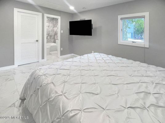 Bedroom, Interior, Marble, Recessed Lighting